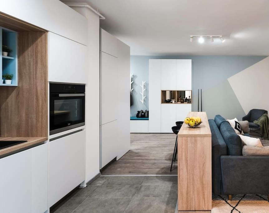 Apartment Vivalia V6, Free Private Parking Timişoara Buitenkant foto